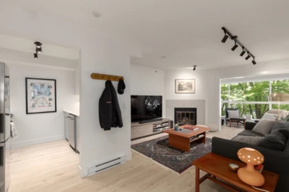 203 2272 Dundas Street, Vancouver, BC, Vancouver — Apartment/Condo for sale