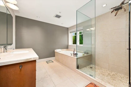 Mudroom Photo of 1952 Bellevue Avenue, West Vancouver, BC