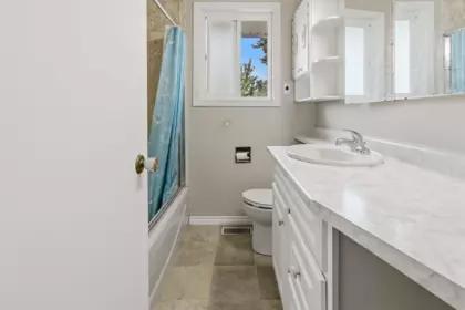 Guest Bathroom Photo of 5845 124 Street, Surrey, BC