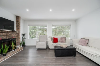 Kitchen Photo of 6074 188 Street, Surrey, BC