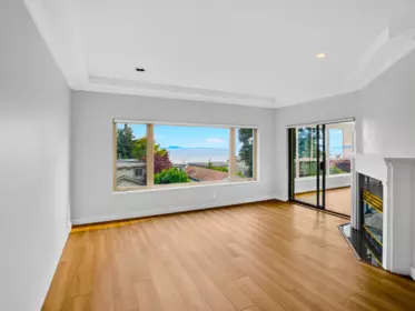 204 15176 Buena Vista Avenue, White Rock, BC, White Rock — Apartment/Condo for sale