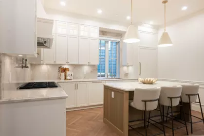 Breakfast Nook Photo of 1 127 W 17th Avenue, Vancouver, BC