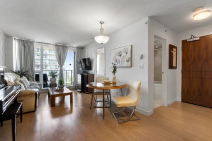 Kitchen Island Photo of 3908 13696 100 Avenue, Surrey, BC