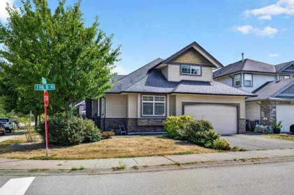 Kitchen Photo of 19686 73a Avenue, Langley, BC