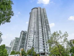 2105 1033 Marinaside Crescent, Vancouver, BC