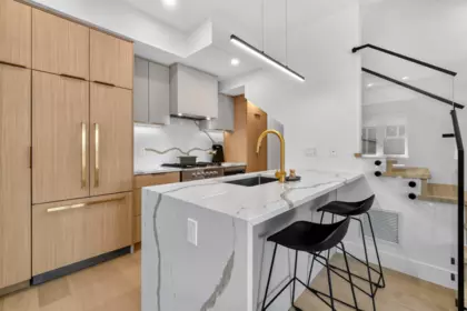 Kitchen Island Photo of 3 550 Kaslo Street, Vancouver, BC