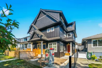 Outdoor Deck Photo of 3 550 Kaslo Street, Vancouver, BC