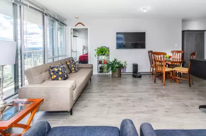 Kitchen Island Photo of 3407 13688 100 Avenue, Surrey, BC