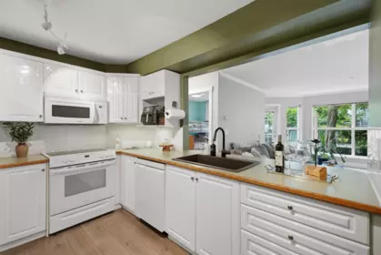Guest Bathroom Photo of 101 6557 121 Street, Surrey, BC