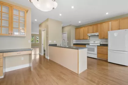Breakfast Nook Photo of 1 3171 Flint Street, Port Coquitlam, BC