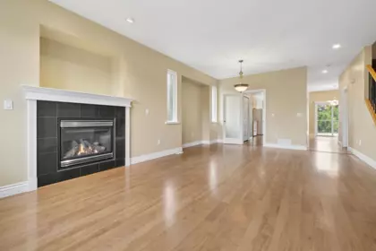 Family Room Photo of 1 3171 Flint Street, Port Coquitlam, BC