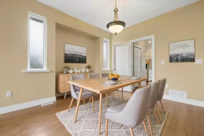 Kitchen Island Photo of 1 3171 Flint Street, Port Coquitlam, BC