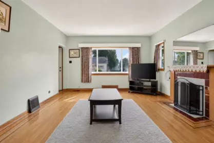 Breakfast Nook Photo of 4205 Pender Street, Burnaby, BC