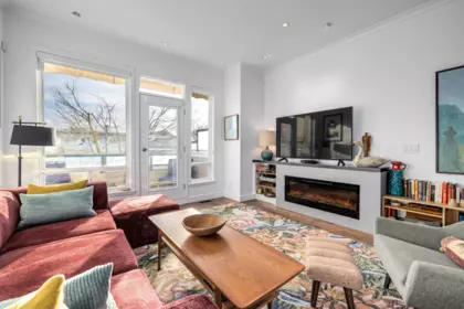 Living Room Photo of 3 15161 Prospect Avenue, White Rock, BC