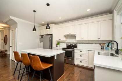 Dining Area Photo of 19299 69a Avenue, Surrey, BC