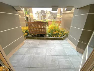 Entry Foyer Photo of 211 214 Eleventh Street, New Westminster, BC