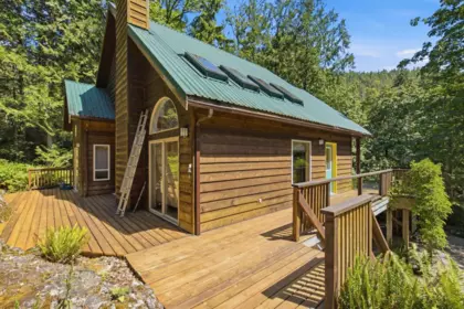 5280 Bear Bay Road, Garden Bay, BC, Garden Bay — Single Family Residence for sale