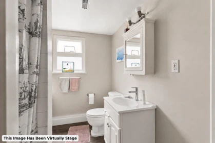 Guest Bathroom Photo of 10151 Rosedene Crescent, Richmond, BC