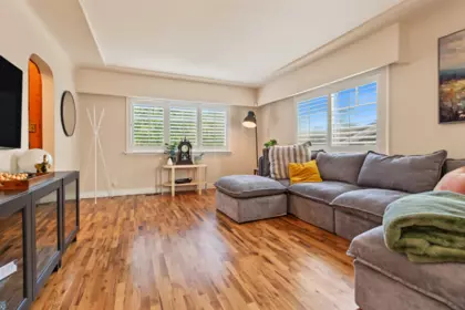 Breakfast Nook Photo of 920 Chilliwack Street, New Westminster, BC