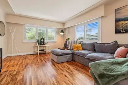 Dining Area Photo of 920 Chilliwack Street, New Westminster, BC