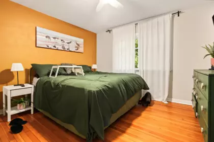 Guest Bathroom Photo of 920 Chilliwack Street, New Westminster, BC
