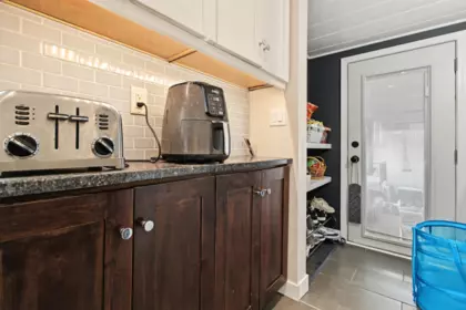 Walk-In Closet Photo of 920 Chilliwack Street, New Westminster, BC
