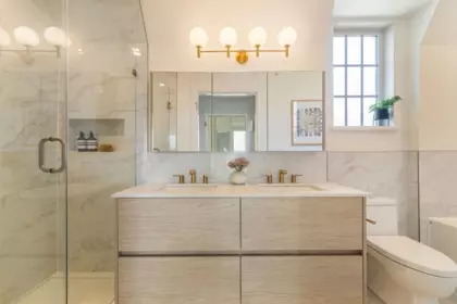 Powder Room Photo of 221 7789 Yukon Street, Vancouver, BC