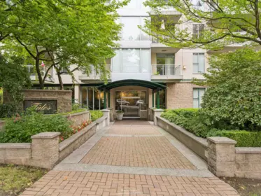 Aerial View of 603 588 16th Street, West Vancouver, BC