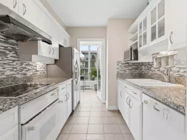 Powder Room Photo of 603 588 16th Street, West Vancouver, BC