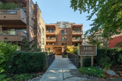 Laundry Room Photo of 208 1435 Nelson Street, Vancouver, BC