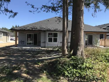 1066 Celia Crescent, Gibsons, BC, Gibsons — Half Duplex for sale