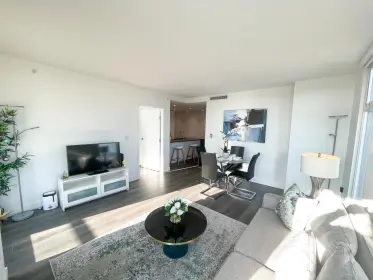 1703 8188 Fraser Street, Vancouver, BC, Vancouver — Apartment/Condo for sale