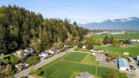 47088 Latimer Road, Chilliwack, BC, Chilliwack — Single Family Residence for sale