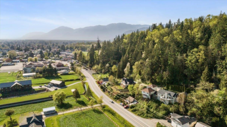 47088 Latimer Road, Chilliwack, BC, Chilliwack — Single Family Residence for sale