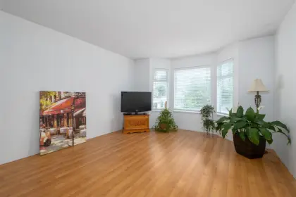 27422 33 Avenue, Langley, BC, Langley — Single Family Residence for sale