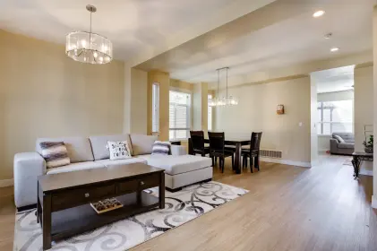 19590 72 Avenue, Surrey, BC, Surrey — Single Family Residence for sale