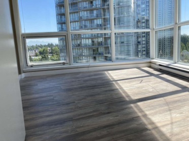 Kitchen Island Photo of 1207 13618 100 Avenue, Surrey, BC