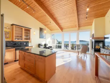 6498 Ember Place, Sechelt, BC, Sechelt — Townhouse for sale