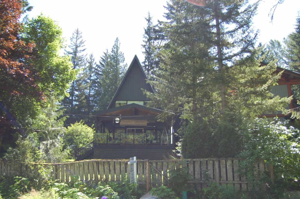 Dining Area Photo of 3366 Lakeside Road, Whistler, BC