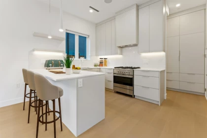 2 2241 E 8th Avenue, Vancouver, BC, Vancouver — Half Duplex for sale