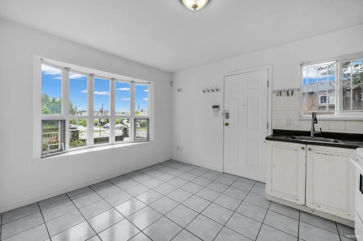 Breakfast Nook Photo of 3190 Grant Street, Vancouver, BC