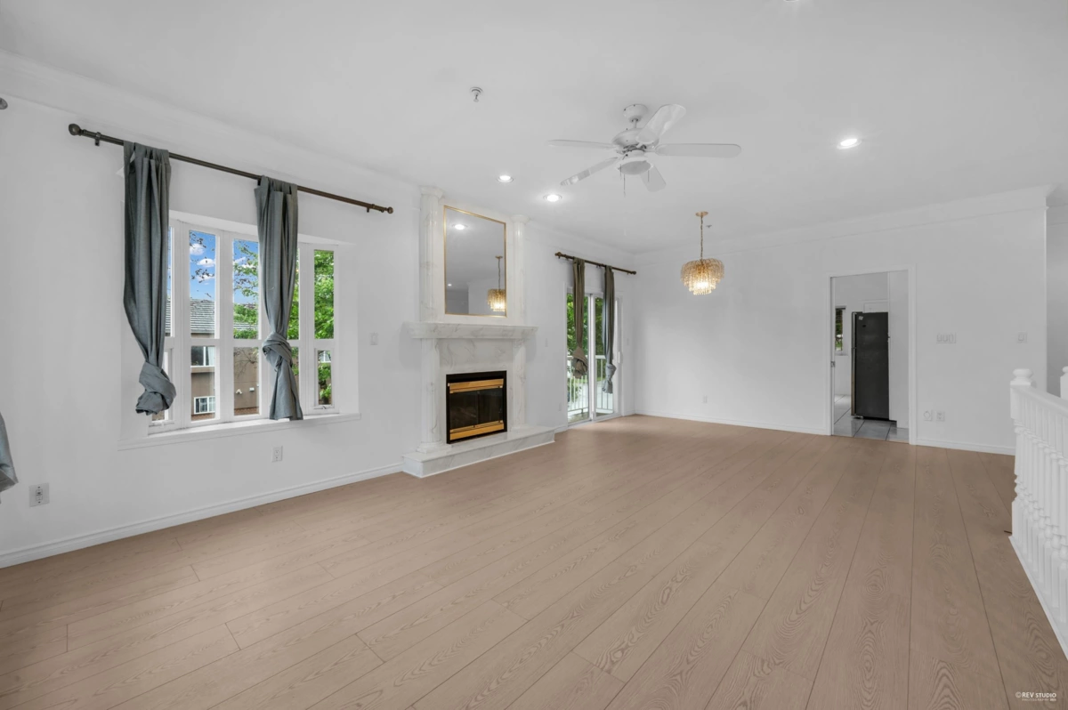 Dining Area Photo of 3190 Grant Street, Vancouver, BC