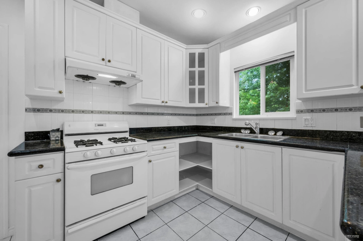 Garden / Landscaping Photo of 3190 Grant Street, Vancouver, BC