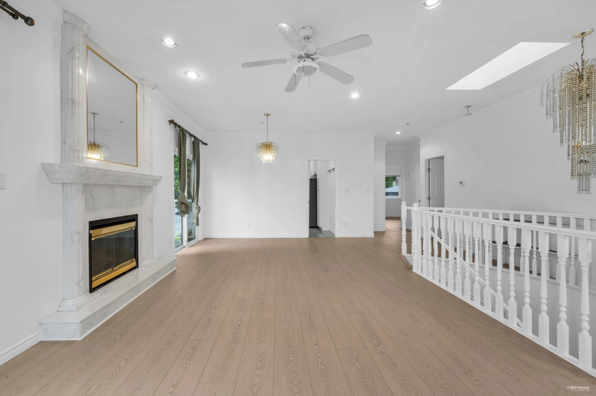 Hallway Photo of 3190 Grant Street, Vancouver, BC