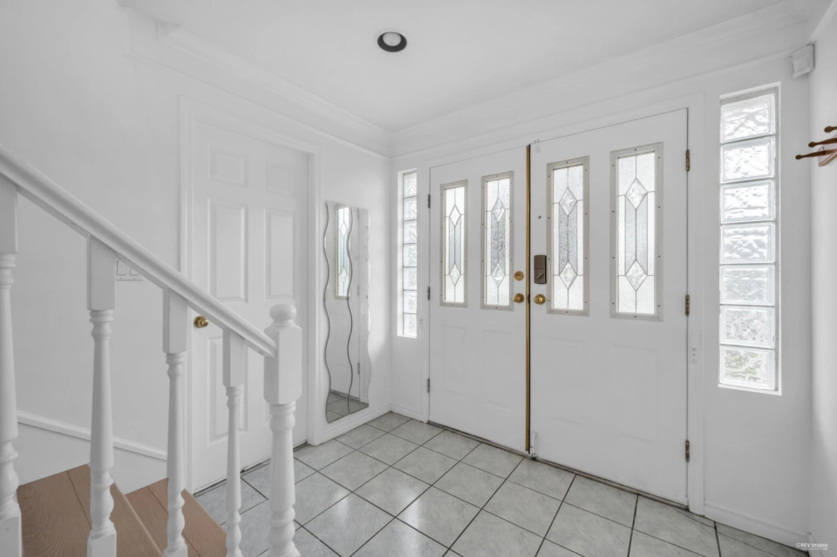 Kitchen Photo of 3190 Grant Street, Vancouver, BC