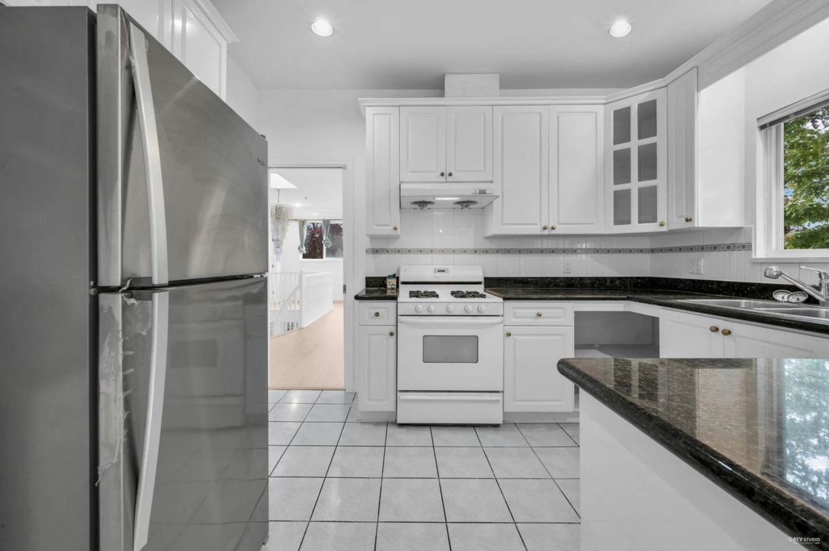 Swimming Pool Photo of 3190 Grant Street, Vancouver, BC