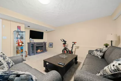 21178 93 Avenue, Langley, BC, Langley — Single Family Residence for sale