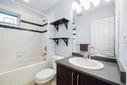 Hallway Photo of 32 6575 192 Street, Surrey, BC