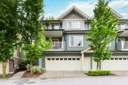 Backyard Photo of 32 6575 192 Street, Surrey, BC