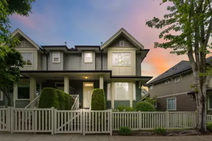 32 6575 192 Street, Surrey, BC